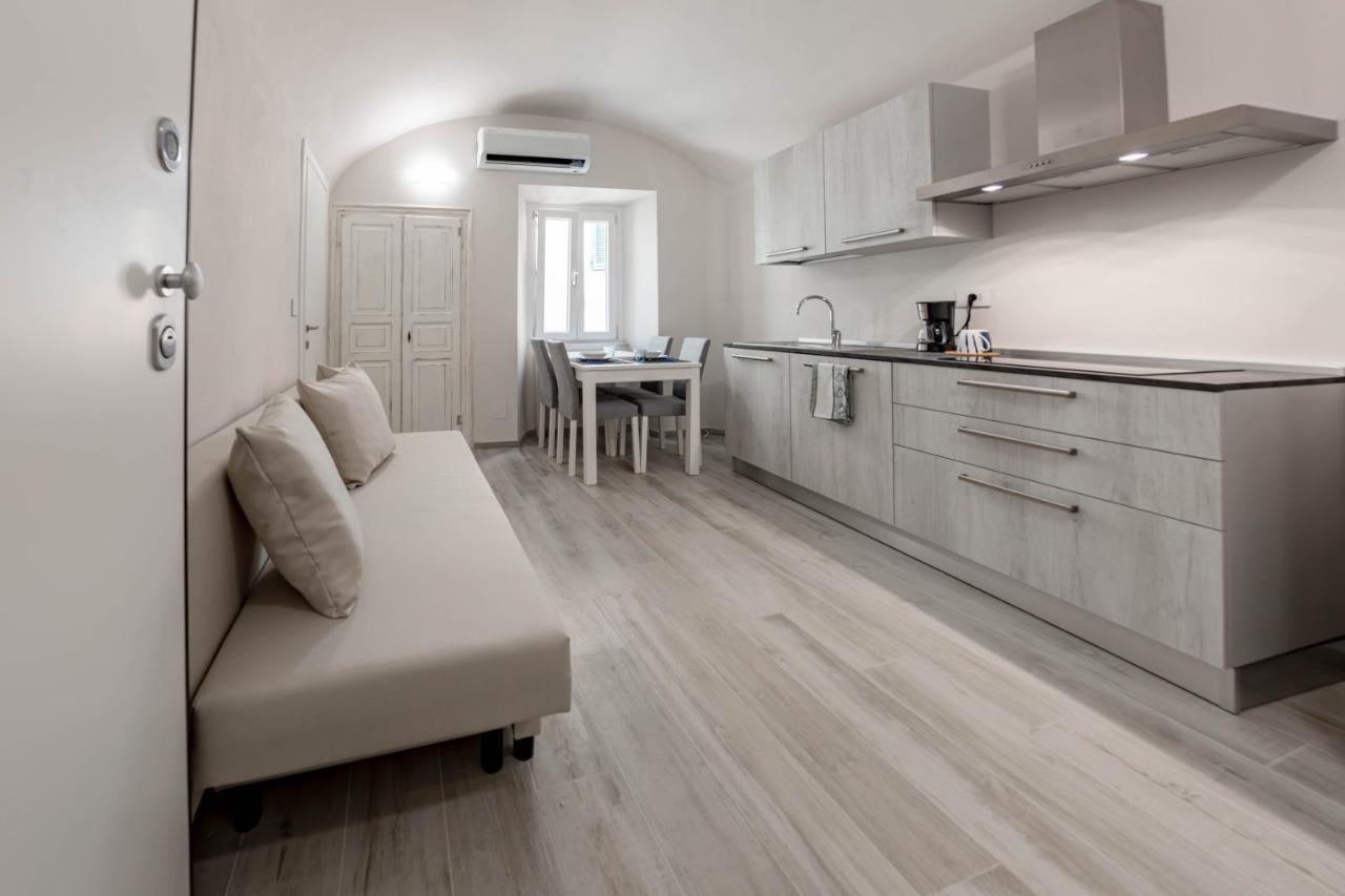 H11 Piccola Perla A Un Passo Dal Mare Apartment Santo Stefano al Mare Exterior photo