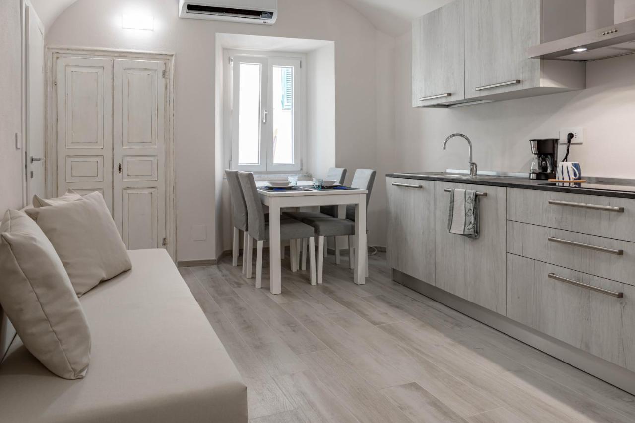 H11 Piccola Perla A Un Passo Dal Mare Apartment Santo Stefano al Mare Exterior photo