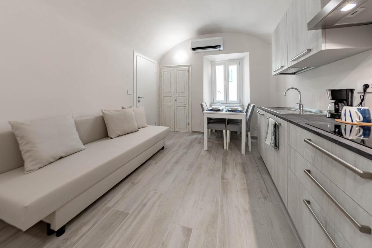 H11 Piccola Perla A Un Passo Dal Mare Apartment Santo Stefano al Mare Exterior photo